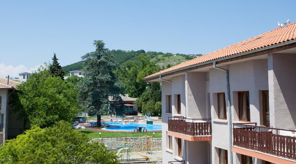 BISSER_HOTEL_BALCHIK_BULGARIA_AIR_TOUR_TRAVEL